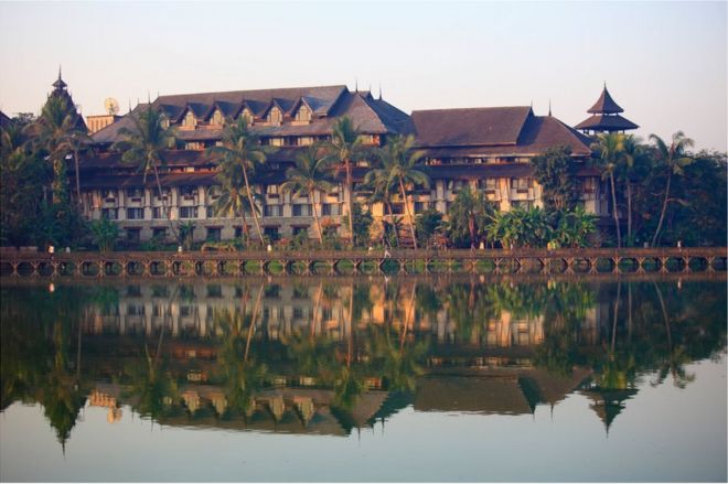 Фото отеля Kandawgyi Palace Hotel в Янгоне до пожара в октябре 2017 года - ТОЛЬКО ОДИН РАЗ ИСПОЛЬЗОВАНИЕ