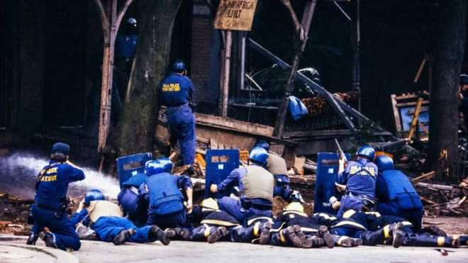 Asedio policial contra activistas de MOVE en Filadelfia en 1985,