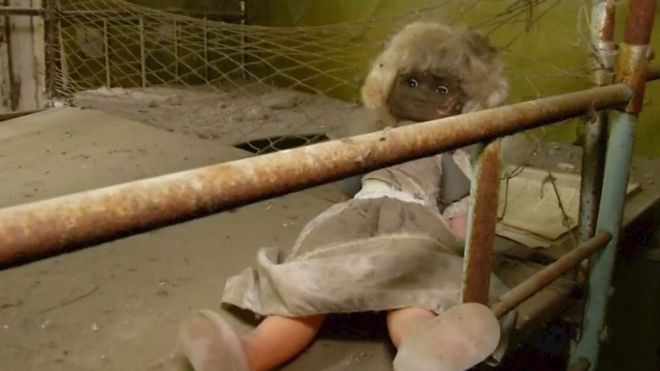 Кукла, брошенная в Припяти