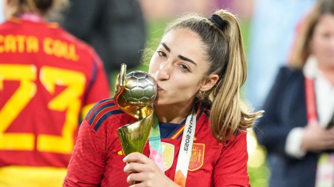 Olga Carmona, estrella del equipo español de fútbol femenino