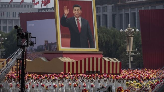 Retrato de Xi Jinping durante comemoração, em 1º de outubro, dos 70 anos da República Popular da China