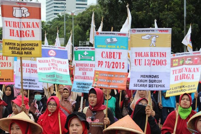 Hasil gambar untuk demo buruh