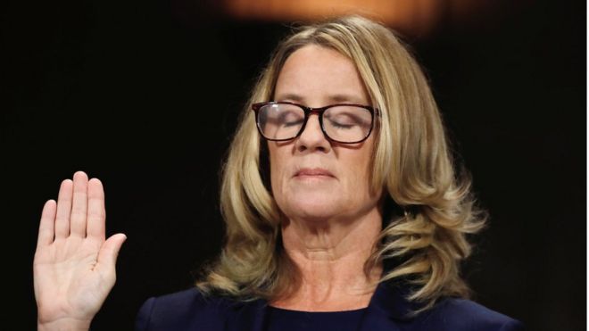 Кристина Блейси Форд обвинила кандидатуру Верховного суда судью Бретта Кавано в сексуальном насилии и дала показания в судебном комитете Сената 27 сентября 2018 года