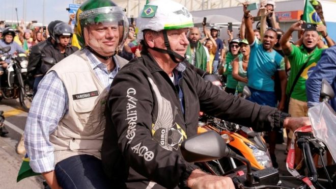 Bolsonaro na motociata realizada em maio no Rio de Janeiro