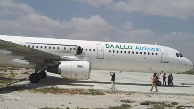 Самолет в Сомали с дырой в фюзеляже