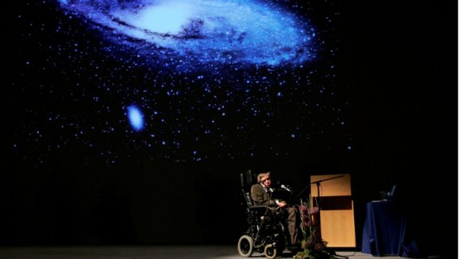 Stephen Hawking em Bruxelas em 2007