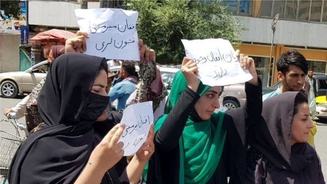 Image shows woman protesters in Kabul