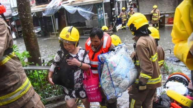 Chinos evacuando en Cantón