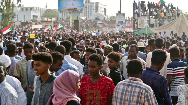 Суданские протестующие