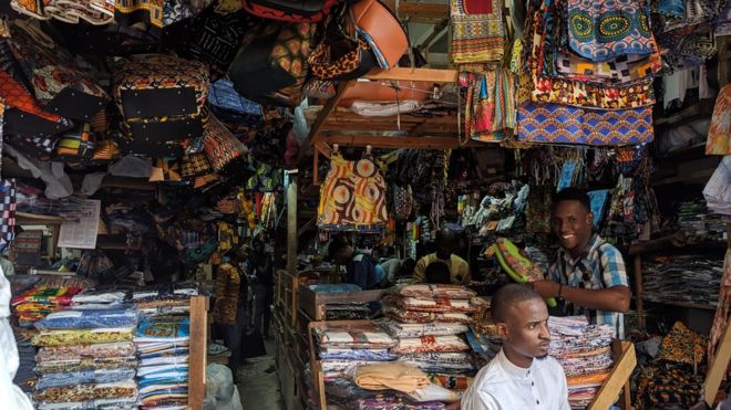 L'un des nombreux stands de la fabrique artisanal de Sandaga