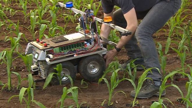 Robot gets a helping hand at Harper Adams