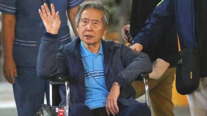 Alberto Fujimori a la salida del hospital