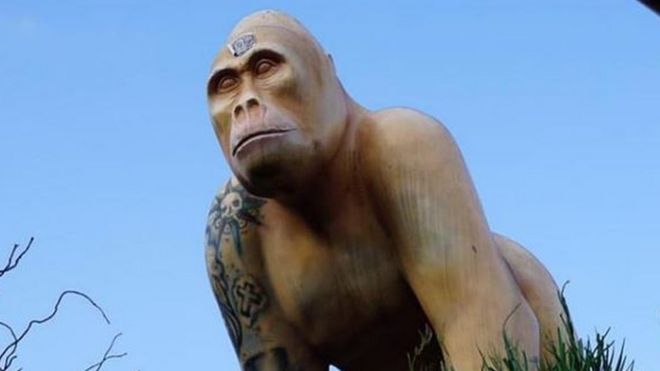 Украденная статуя гориллы