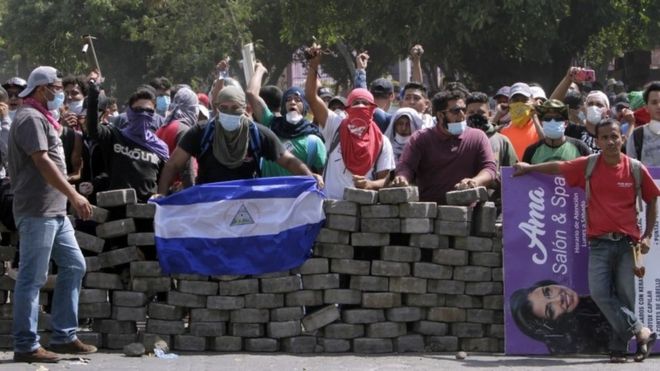Students barricading their campus in Managua, 21 April