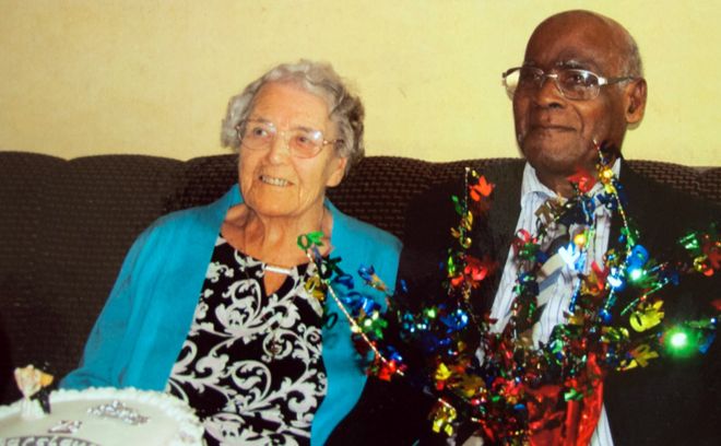 Труди и Барклай отпраздновали свою 70-ю годовщину свадьбы в сентябре 2014 года