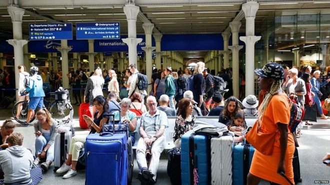 Пассажиры на станции Сент-Панкрас