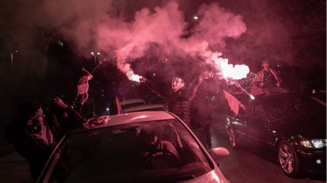 Сторонники AKP празднуют в Стамбуле