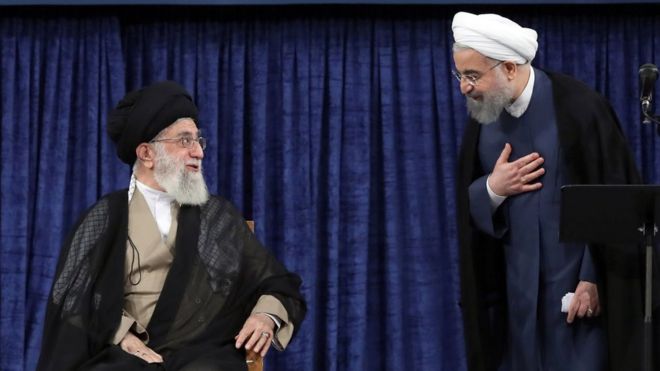 Верховный лидер Хаменеи (слева) и Рухани (справа)