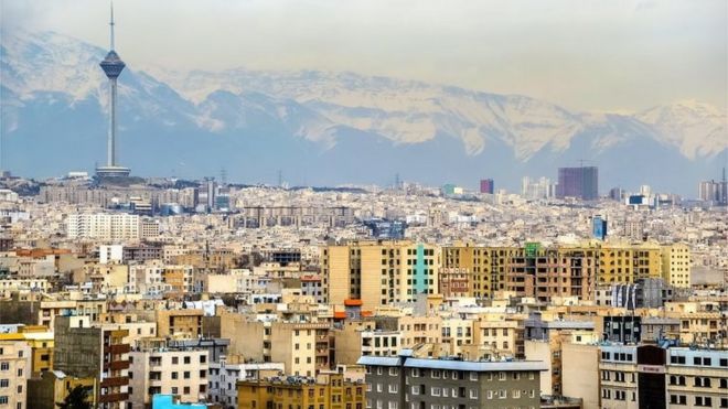 Горизонт Тегерана (фото из файла)