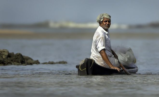 மிதுன் சி மோகன்: “ஒரு சிறிய படகு அவரை கடற்கரையோரத்தில் நின்றுவிட செய்யவில்லை. அவர் தன்னுடைய வாழ்கையை முன்னோக்கி செலுத்துகிறார்”