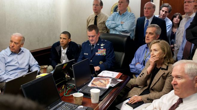 Обама наблюдал за набегом Усамы бен Ладена из Ситуационной комнаты