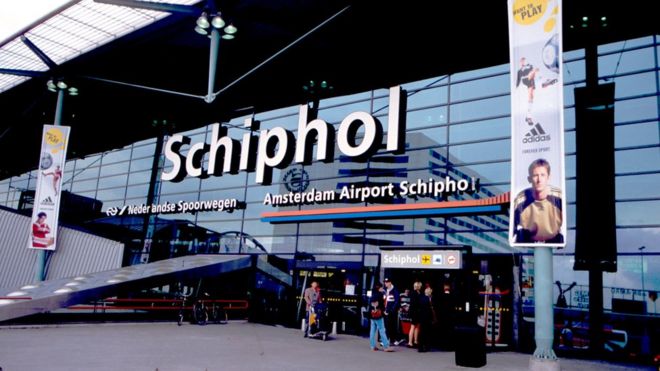 Амстердамский аэропорт Схипхол (Сток картинки)