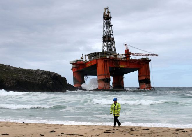 High Winds Likely To Hit Transocean Oil Rig Salvage Bbc News - 