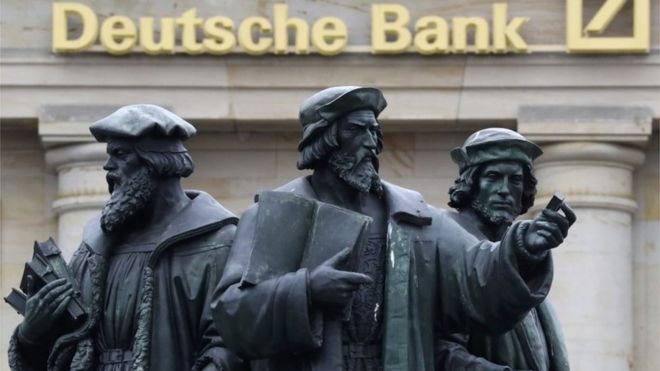 Статуя перед Deutsche Bank