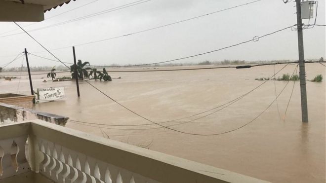Наводнение в Левиттауне, Сан-Хуан, Пуэрто-Рико после урагана Мария опустошило остров