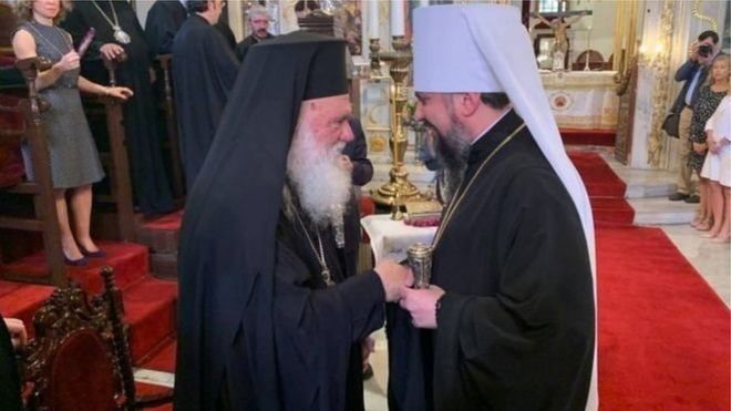 Предстоятели Греческой и Украинской церкви архиепископ Иероним (слева) и митрополит Епифаний