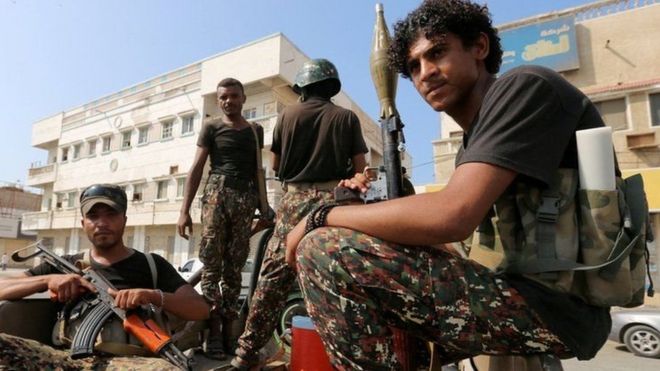 அரசு ஆதரவுப் படைகளும் ஹூதி கிளர்ச்சியாளர்களும் போர் நிறுத்தம் முறிந்ததற்கு ஒருவரை ஒருவர் குற்றம்சாட்டுகின்றனர்.