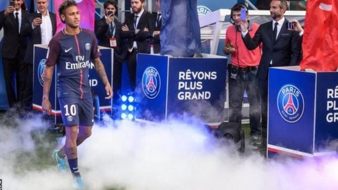 Barcelona yamshtaki Neymar kwa kuhamia PSG