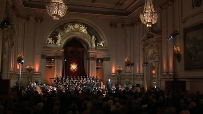 Уэльская национальная опера выступает в Букингемском дворце