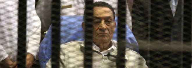 Хосни Мубарак в 2013 году ожидает суда