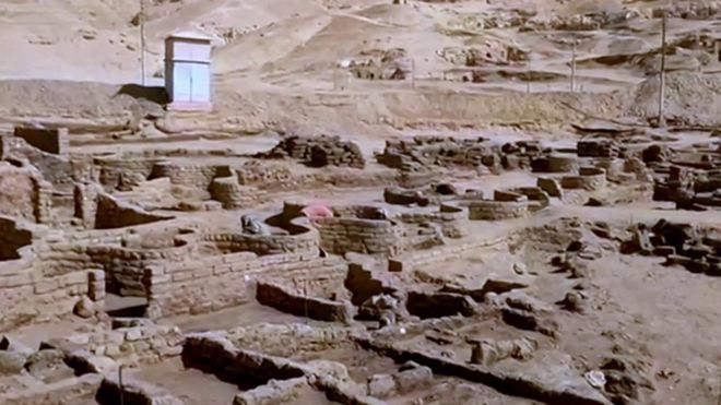 எகிப்தில் 3000 ஆண்டுகளுக்கு முன் புதைந்த தங்க நகரம் கண்டுபிடிப்பு