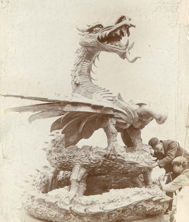Валлийский дракон для мэрии Кардиффа