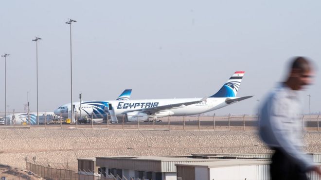Самолеты EgyptAir в аэропорту Каира, 19 мая 2016 года