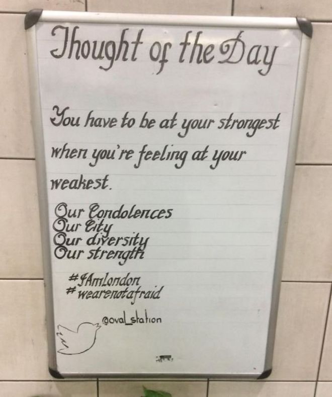 Скриншот твита от @Oval_station