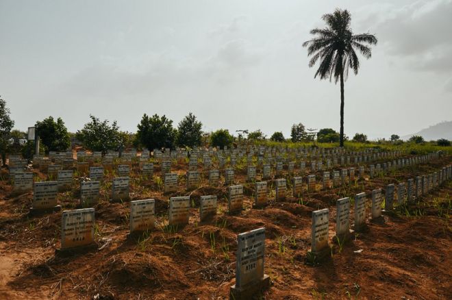 Ватерлоо Эбола кладбище. Сьерра-Леоне.
