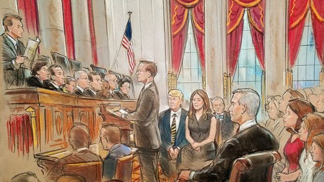 Эскиз Билла Хеннесси об обвинении Нила Горсуха в суде - на заднем плане Дональд Трамп и Мелания Трамп