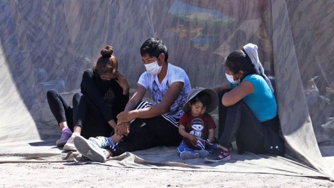 Bolivianos varados