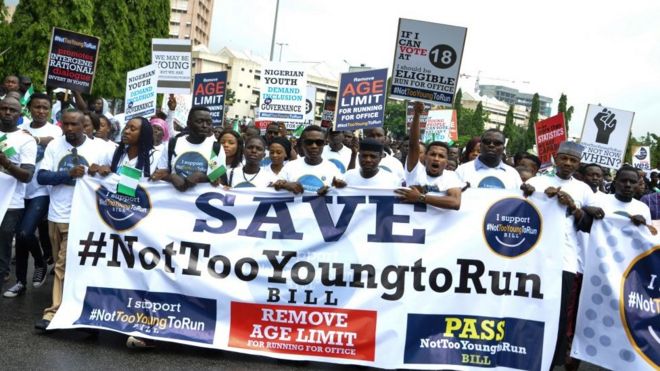 Youths wey dey campaign for di Not TooYoung to Run bill.