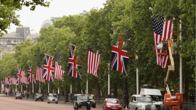 Флаги Великобритании и США на Pall Mall во время государственного визита Барака Обамы в Великобританию в 2011 году