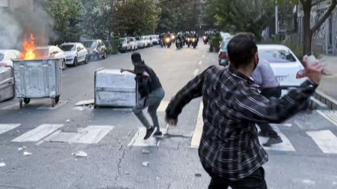 manifestante en Irán