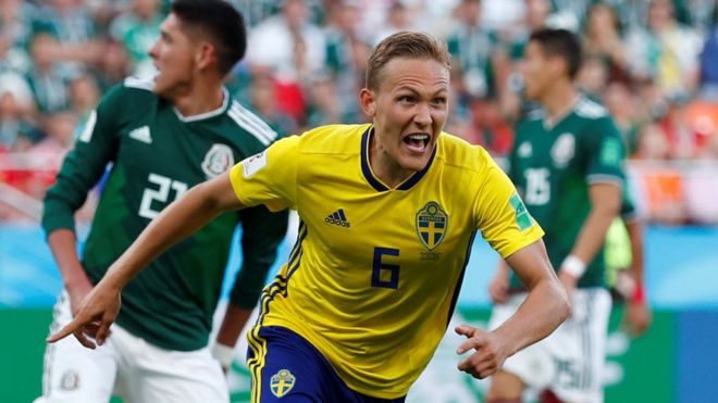 Augustinsson marcó su primer gol para Suecia.