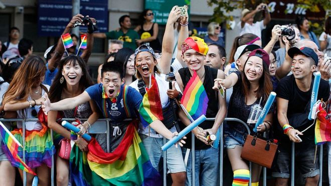 Гуляки празднуют в этом году Сидней Гей и Лесби Марди Гра