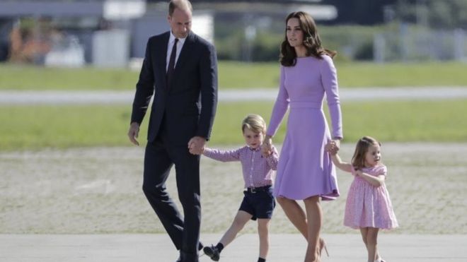 Герцог и герцогиня Кембриджская с принцем Джорджем и принцессой Шарлоттой