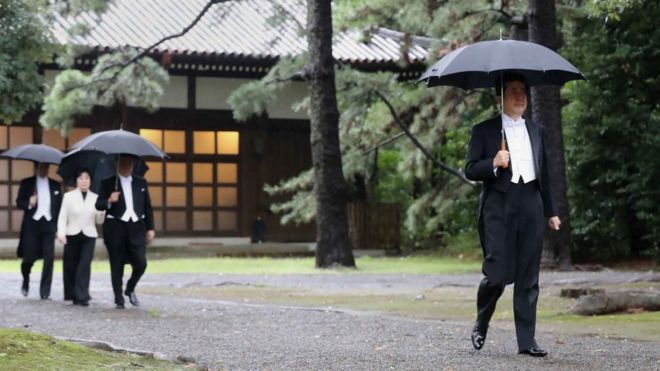 Синдзо Абэ в Императорском дворце в Японии