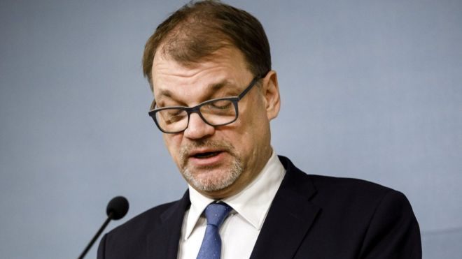 Премьер-министр Финляндии Юха Сипила объявляет об отставке своего правительства на пресс-конференции в своей официальной резиденции в Кесаранте в Хельсинки