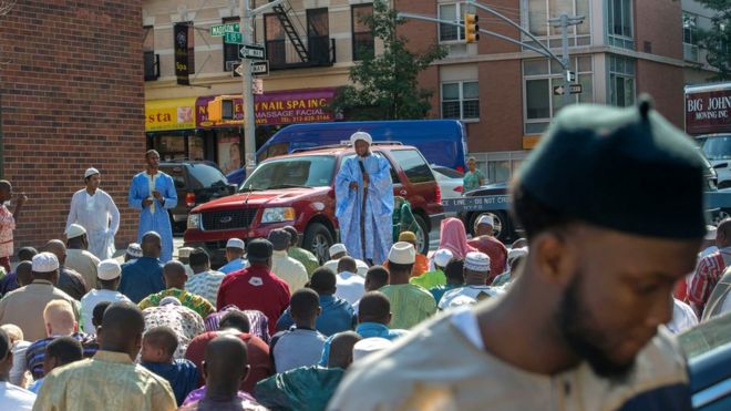 Верующие отмечают конец Рамадана в Нью-Йорке